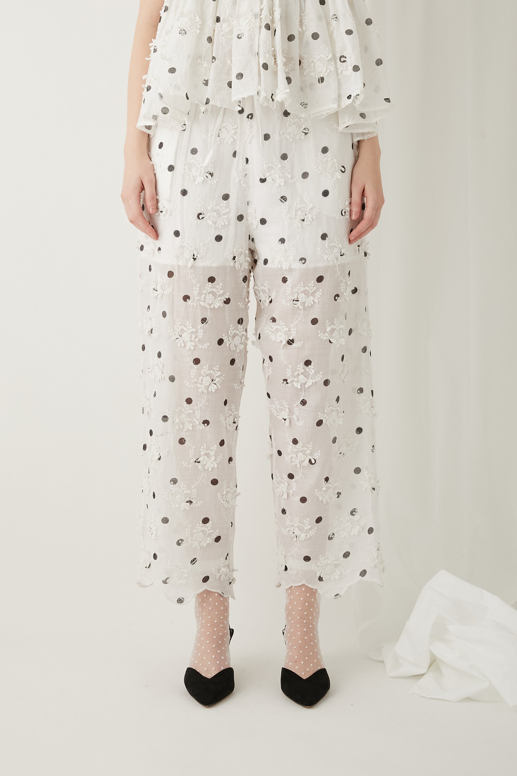 3D embroidery dot pants │ WHITE